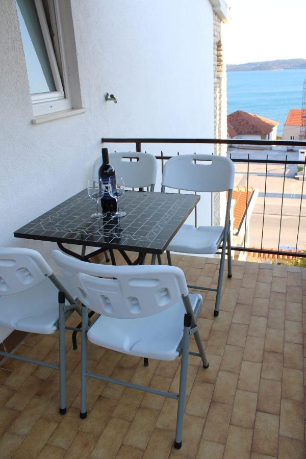 Apartments Renata Seget Donji Exterior photo