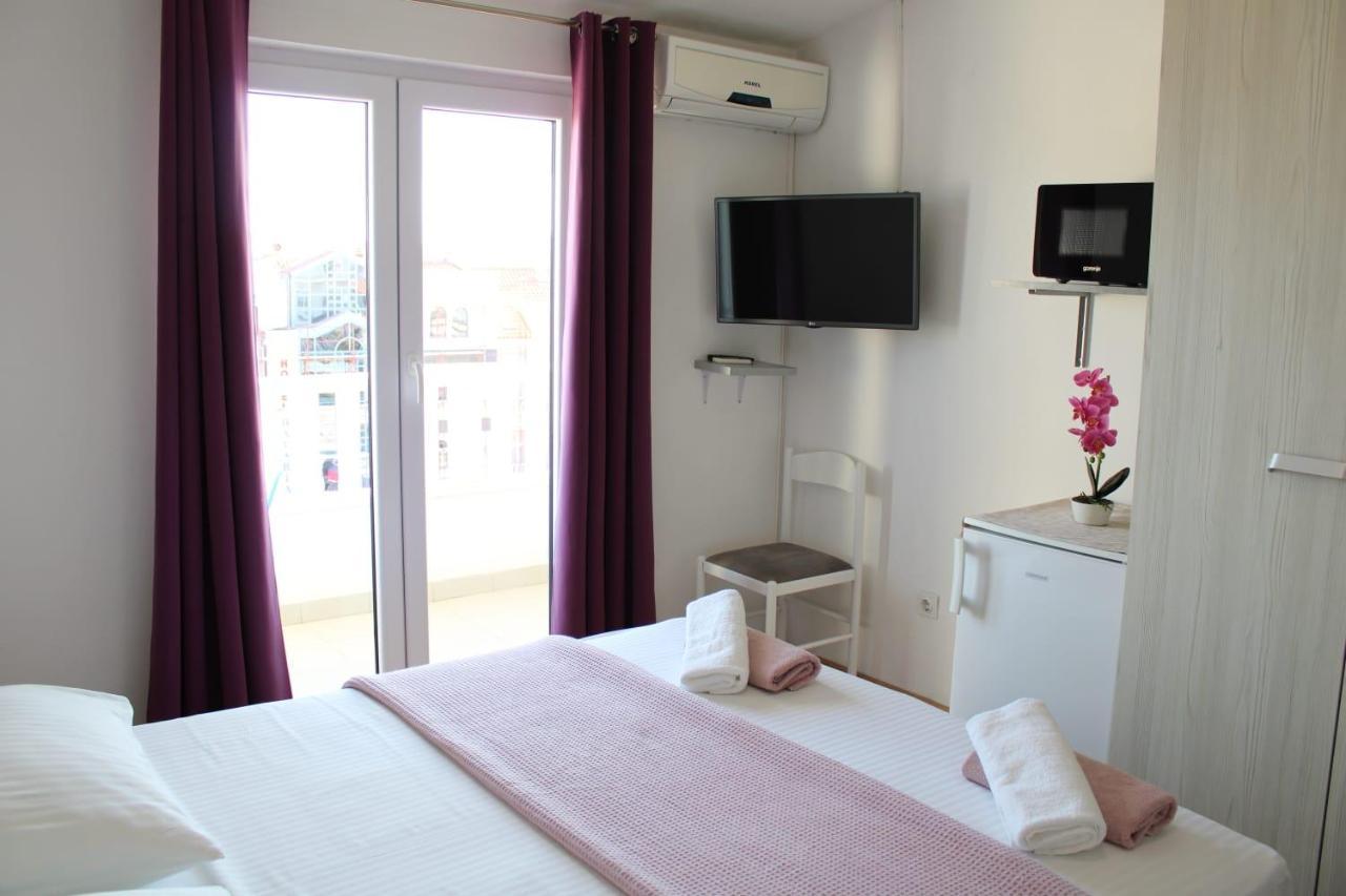 Apartments Renata Seget Donji Exterior photo
