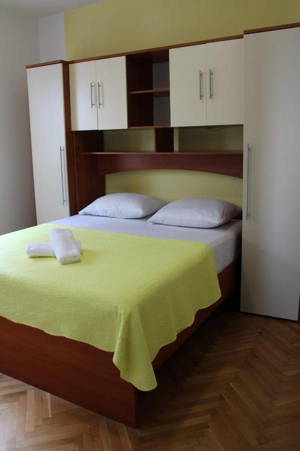 Apartments Renata Seget Donji Exterior photo