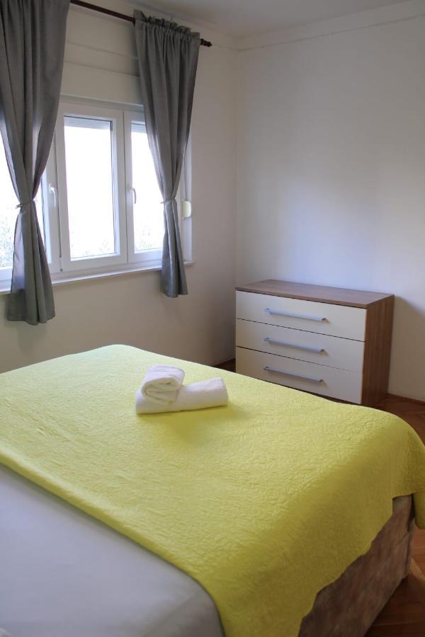 Apartments Renata Seget Donji Exterior photo