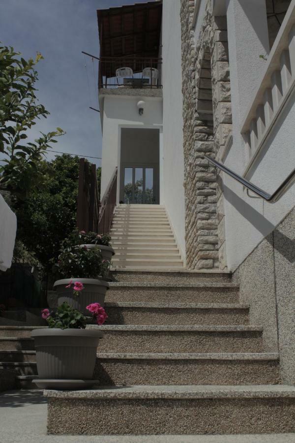 Apartments Renata Seget Donji Exterior photo